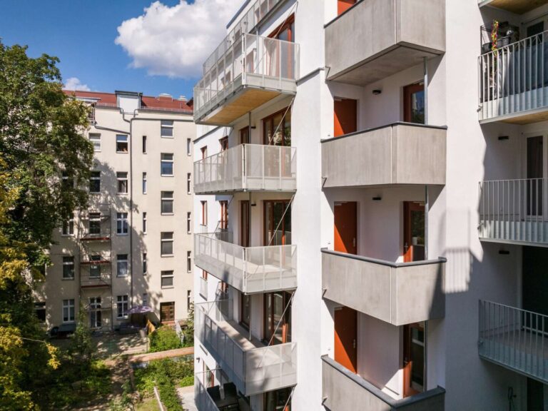 Blick auf die Fassade