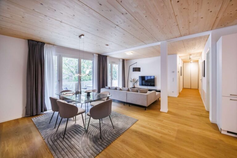 Blick ins Wohnzimmer