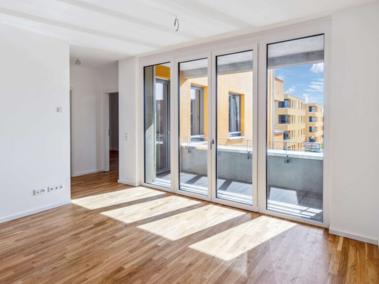 Muster-Whg 24 Blick Balkon 2