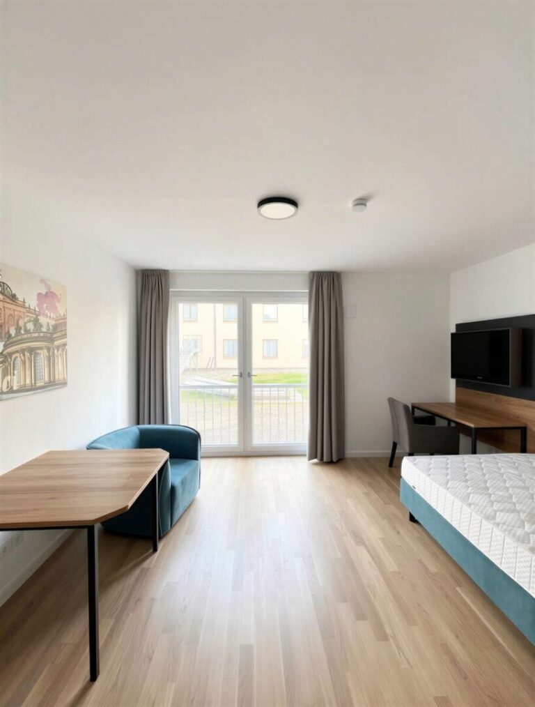Wohn- Schlafzimmer