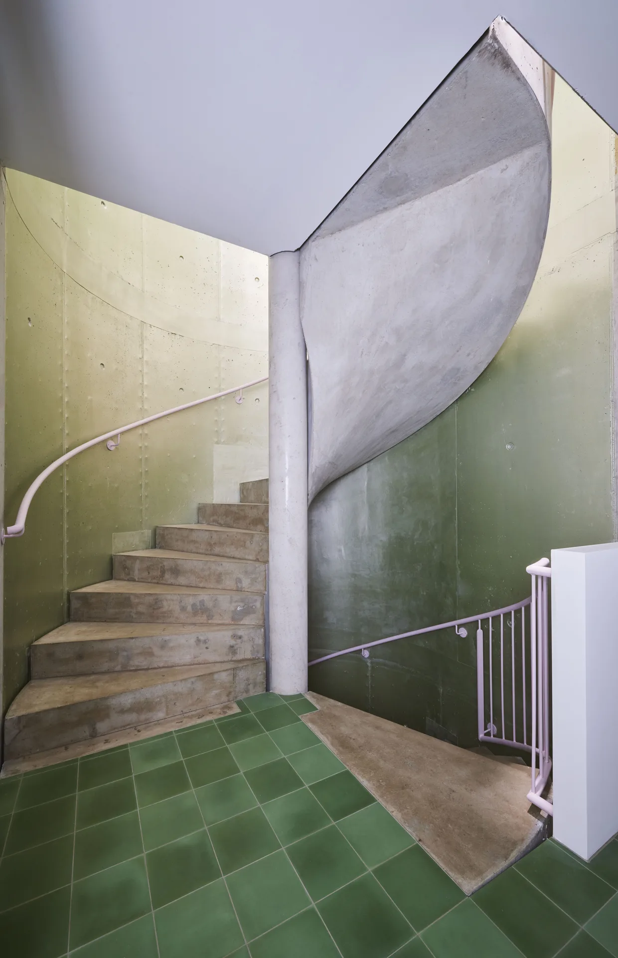 P14 Sud Rive – Material · Betonfliesen Treppenhaus, grün