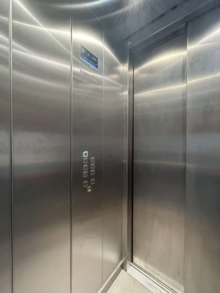 Zille30_Aufzug
