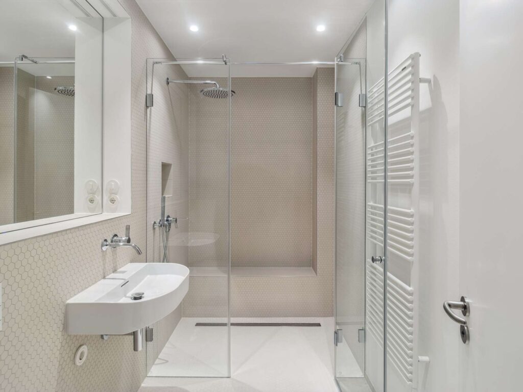 2. Badezimmer mit Dusch