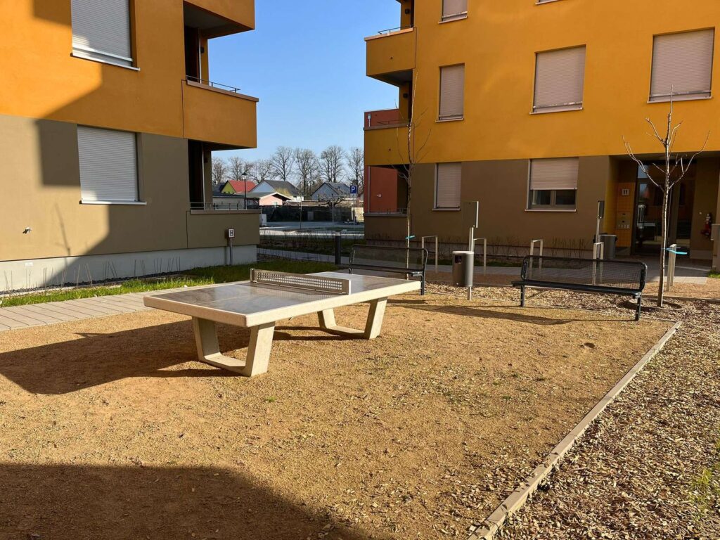 Tischtennisplatte 2