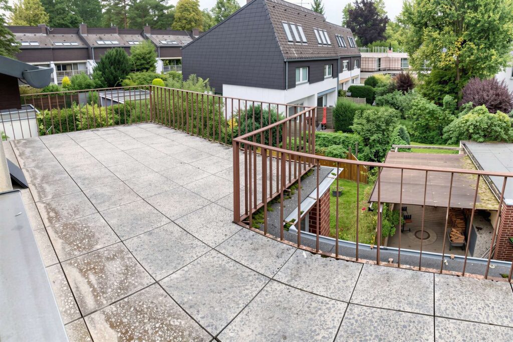 Ihr Haus, Ihre Vision – Gründerzeithaus mit viel Raum & vermietetem Blumenladen
