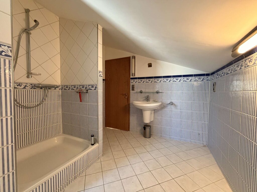 Ihr Haus, Ihre Vision – Gründerzeithaus mit viel Raum & vermietetem Blumenladen
