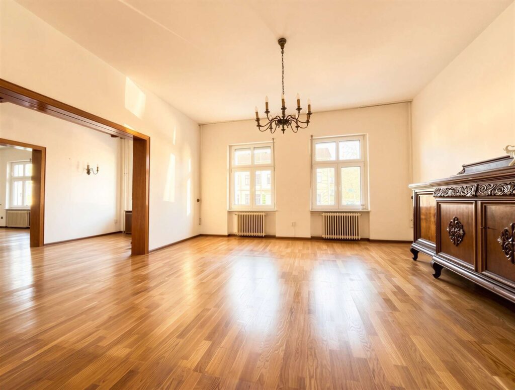 Ihr Haus, Ihre Vision – Gründerzeithaus mit viel Raum & vermietetem Blumenladen